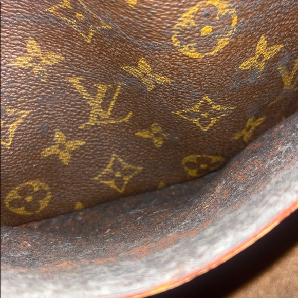 Louis Vuitton - Picture 13 of 13